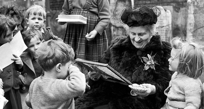 Maria Montessori - L'adulto deve cercare di interpretare i bisogni del bambino Maria Montessori - L'adulto deve cercare di interpretare i bisogni del bambino
