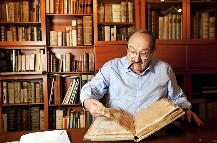 Umberto Eco - Il bene di un libro sta nell'essere letto Umberto Eco - Il bene di un libro sta nell'essere letto