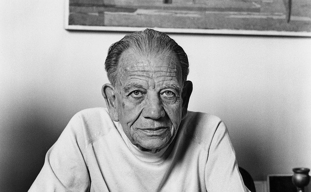 Edmond Jab�s - Un grande libro di rivela solo a colui che lo assume