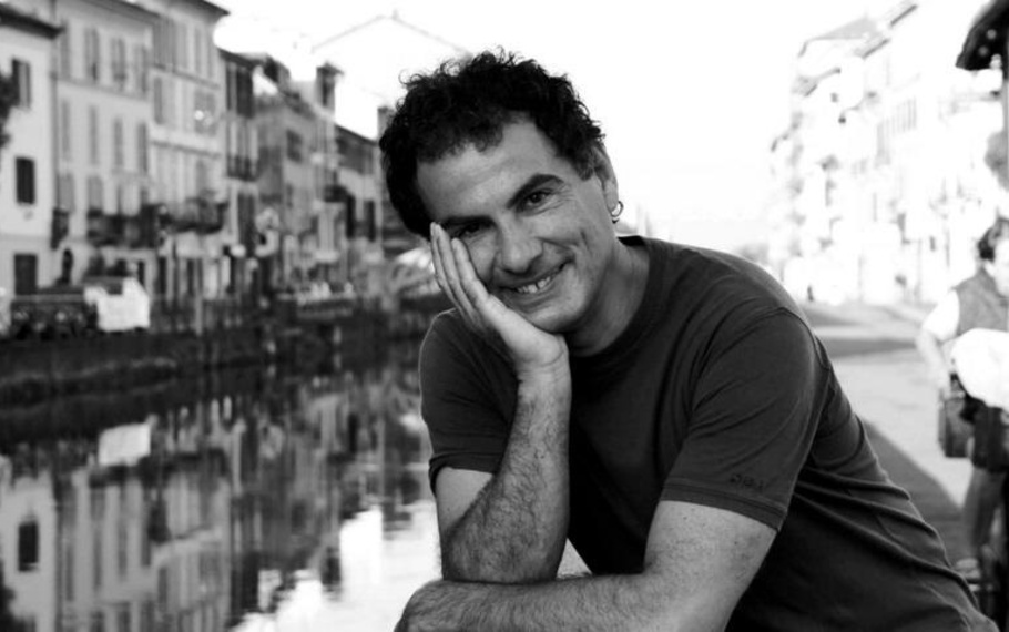 Andrea De Carlo - � un lavoro, essere felici Andrea De Carlo - � un lavoro, essere felici