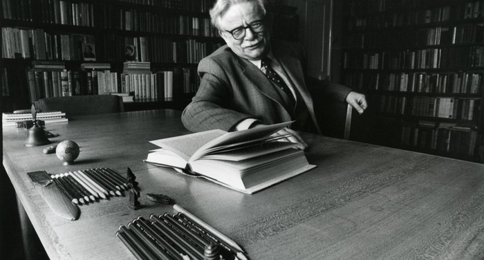 Elias Canetti - Quando si diventa vecchi si commentano i grandi libri Elias Canetti - Quando si diventa vecchi si commentano i grandi libri