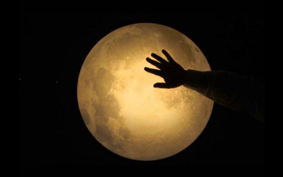 Federico Garcia Lorca - Potessero le mie mani sfogliare la luna Federico Garcia Lorca - Potessero le mie mani sfogliare la luna