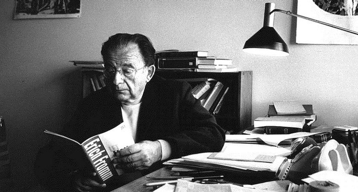 Erich Fromm - Si dovrebbe imparare a concentrarsi in ci� che si fa Erich Fromm - Si dovrebbe imparare a concentrarsi in ci� che si fa
