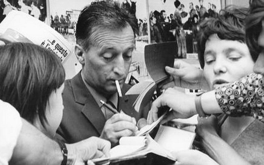 Gianni Rodari - La scuola dei grandi Gianni Rodari - La scuola dei grandi