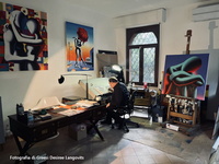 Mark Kostabi - Remote viewing - 2004 (olio su tela - con autentica diretta dell'artista su foto) Mark Kostabi - Remote viewing - 2004 (olio su tela - con autentica diretta dell'artista su foto)