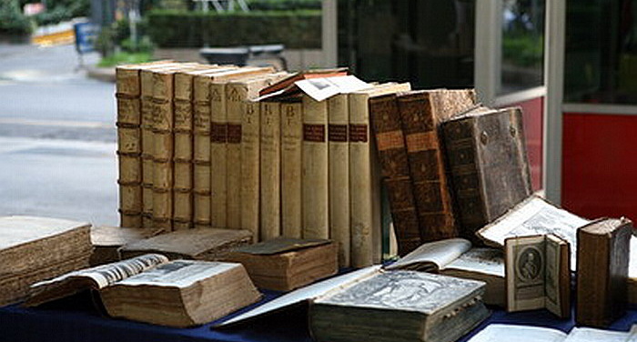 Vecchi libri in piazza - Milano, Piazza Diaz, tutte le seconde domeniche del mese Vecchi libri in piazza - Milano, Piazza Diaz, tutte le seconde domeniche del mese