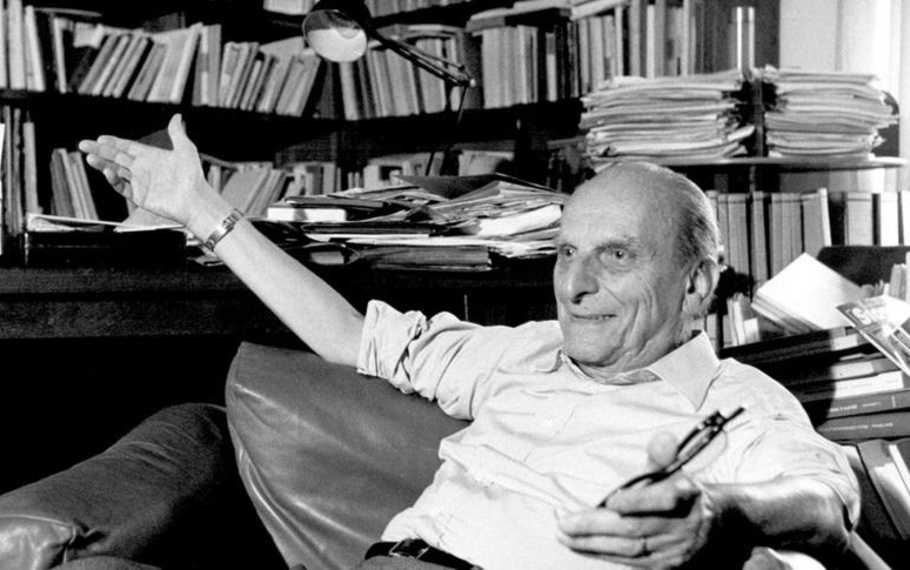 Norberto Bobbio - Il prepotente fa bella mostra del suo potere Norberto Bobbio - Il prepotente fa bella mostra del suo potere