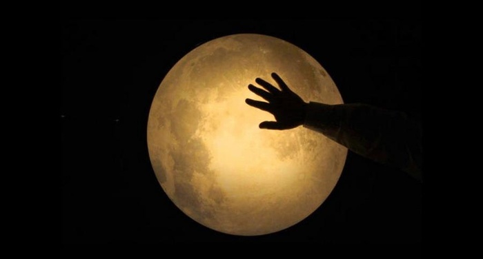 Federico Garcia Lorca - Potessero le mie mani sfogliare la luna Federico Garcia Lorca - Potessero le mie mani sfogliare la luna