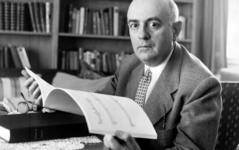 Theodor Adorno - La differenza tra commedia e tragedia Theodor Adorno - La differenza tra commedia e tragedia