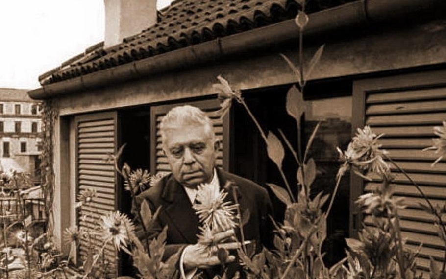 Eugenio Montale - Non recidere, forbice, quel volto Eugenio Montale - Non recidere, forbice, quel volto