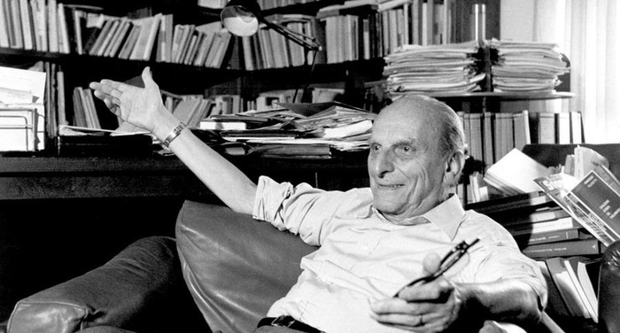 Norberto Bobbio - Il prepotente fa bella mostra del suo potere Norberto Bobbio - Il prepotente fa bella mostra del suo potere