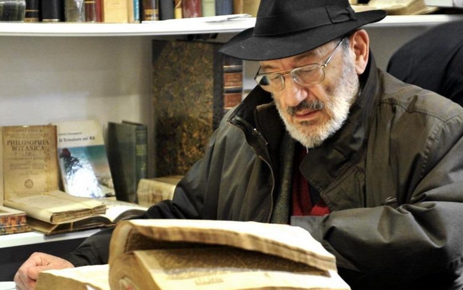 Umberto Eco - La funzione principale della biblioteca � di scoprire dei libri di cui non si sospettava l�esistenza Umberto Eco - La funzione principale della biblioteca � di scoprire dei libri di cui non si sospettava l�esistenza