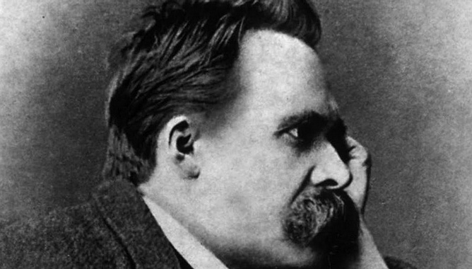 Friedrich Nietzsche - Chi � afflitto da gravi sofferenze