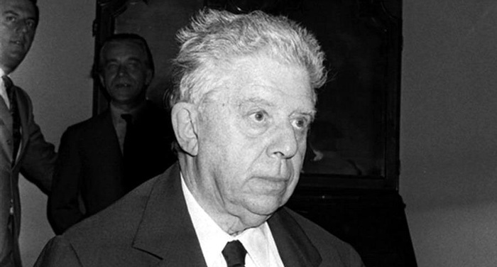 Eugenio Montale - Poich� la vita fugge