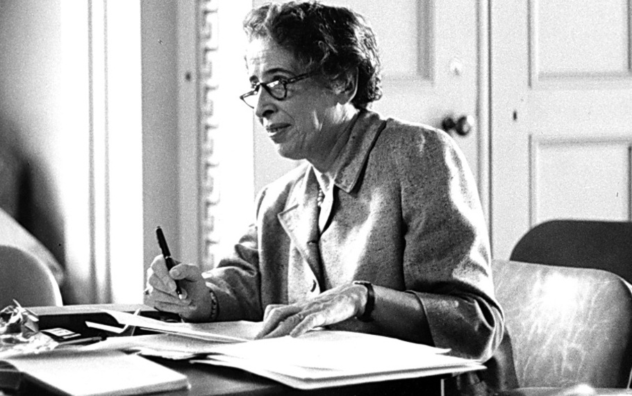 Hannah Arendt - Il dominio totale non consente libert� d'iniziativa Hannah Arendt - Il dominio totale non consente libert� d'iniziativa