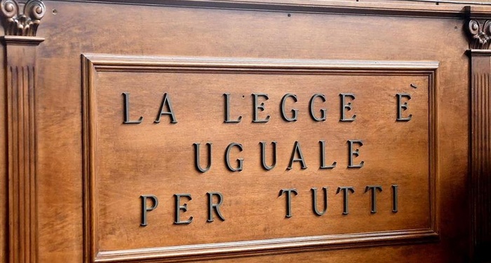 Piero Calamandrei - La legge non � uguale per tutti Piero Calamandrei - La legge non � uguale per tutti
