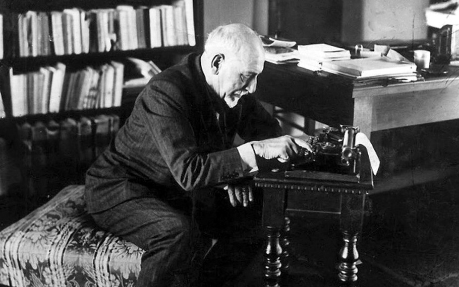 Luigi Pirandello - Leggeva e gli era di conforto Luigi Pirandello - Leggeva e gli era di conforto