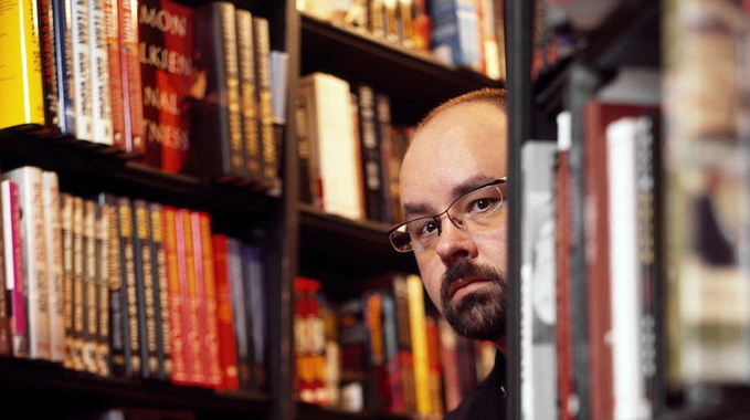 Carlos Ruiz Zaf�n - Ogni volta che un libro cambia proprietario il suo spirito acquista forza
