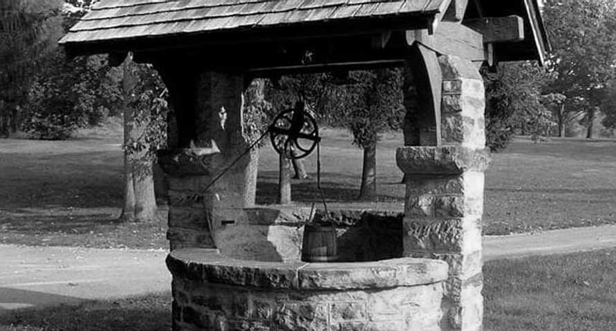 Eugenio Montale - Cigola la carrucola del pozzo Eugenio Montale - Cigola la carrucola del pozzo