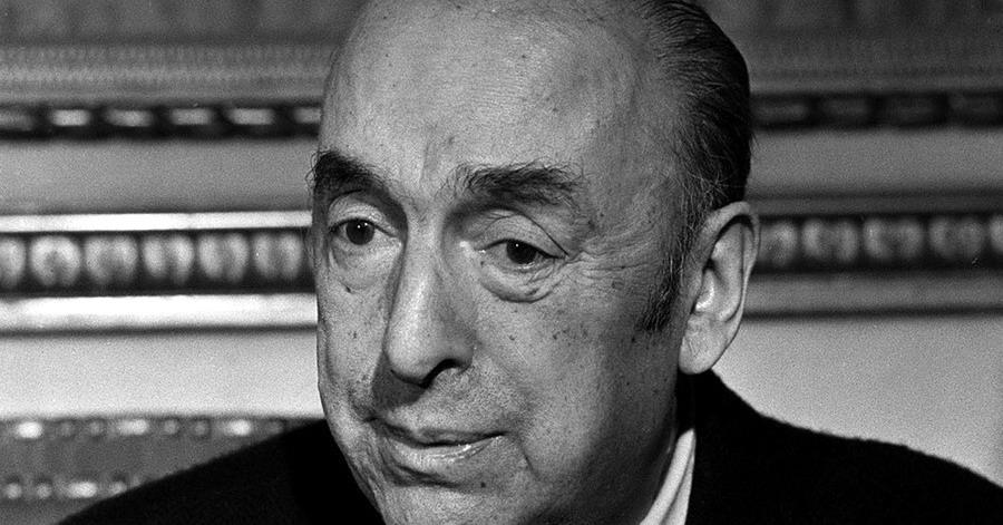 Pablo Neruda - Mi piaci quando taci perch� sei come assente